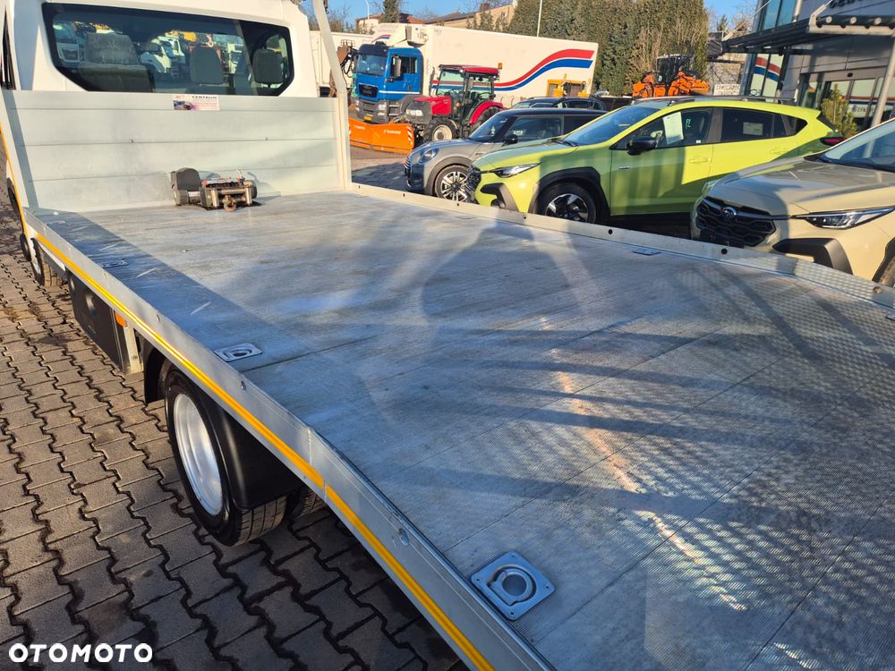 Ford Transit 2.0 TDCi / AUTOLAWETA / LAWETA DO MASZYN / SZEROKI NAJAZD / STAN IDEALNY / 1 WŁ / BEZWYPADKOWY / ORYGINALNY PRZEBIEG / 3 MIEJSCA / POMOC DROGOWA / NAPĘD TYŁ / EURO 6 / NISKI PRZEBIEG! - 30