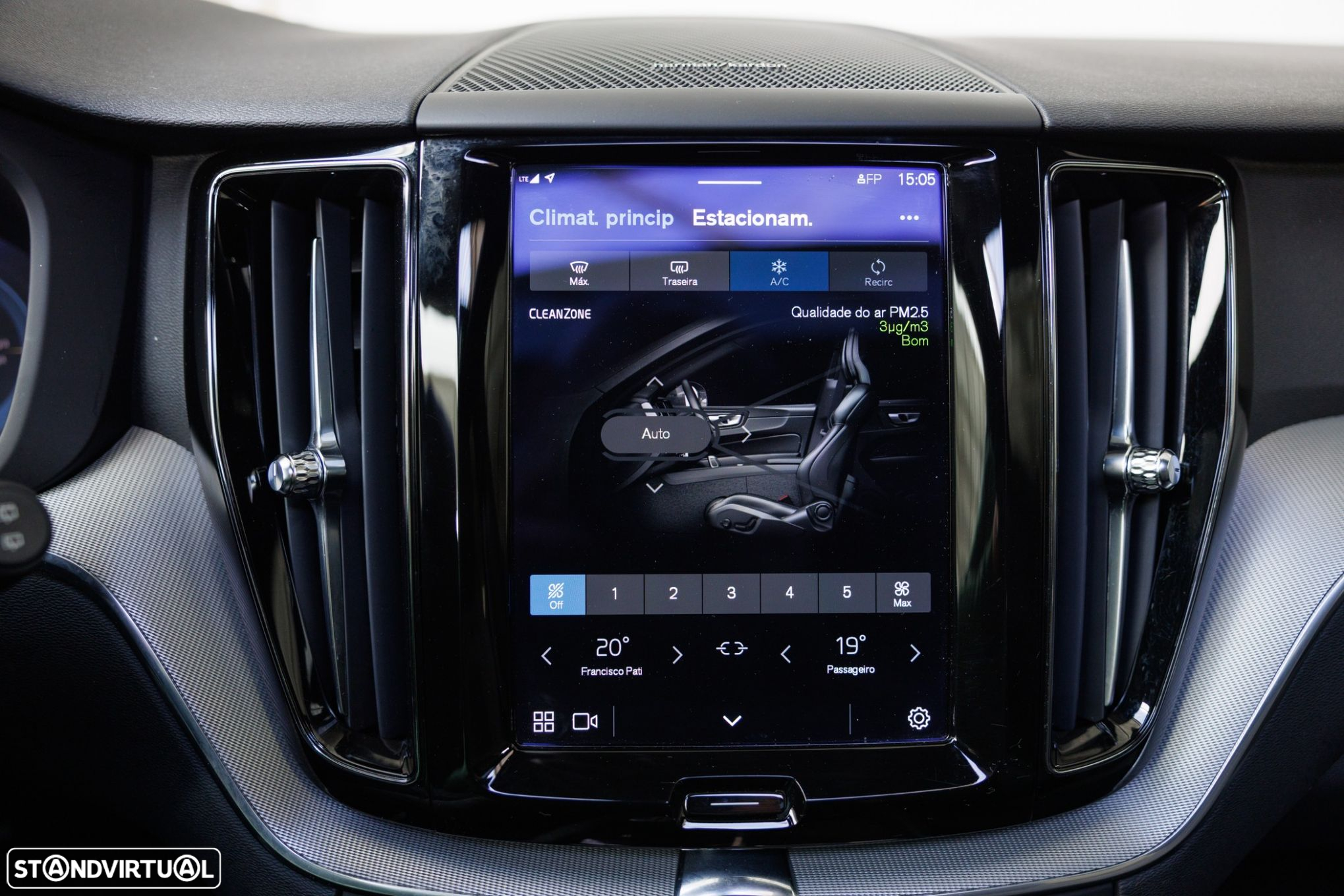 Volvo XC 60 2.0 T6 PHEV R-Design AWD - 15