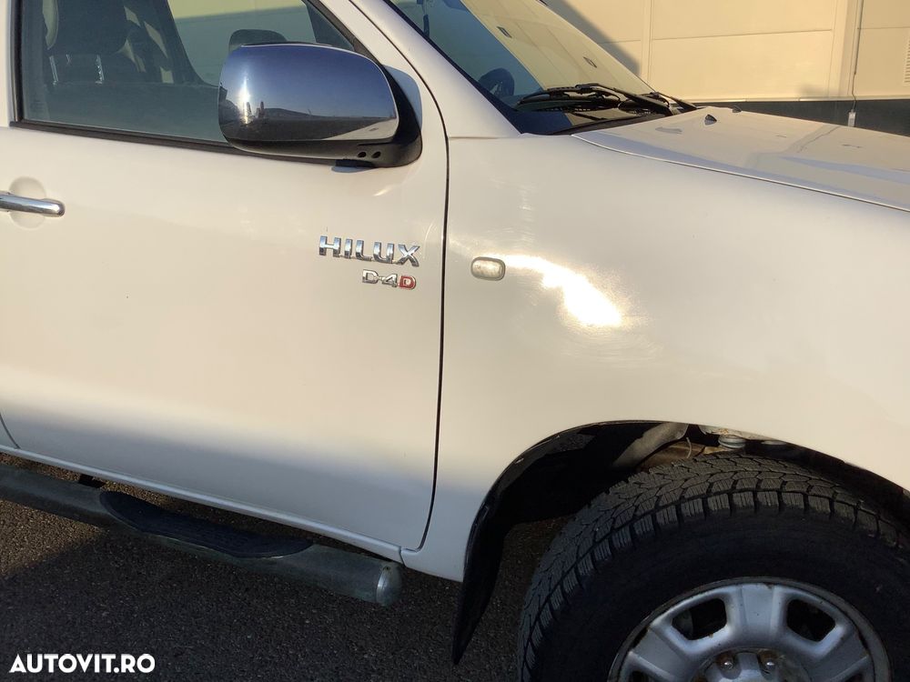 Toyota Hilux 4x4 Xtra Cab - 6