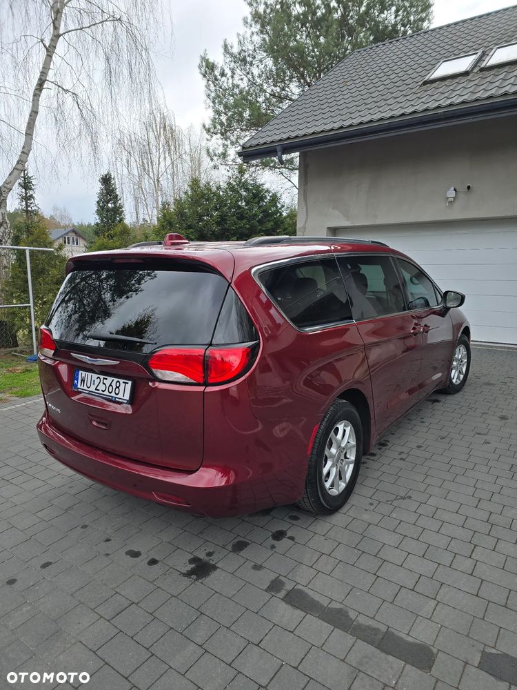 Chrysler Pacifica - 8