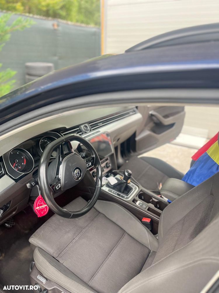 Volkswagen Passat 2.0 TDI Comfortline - 7