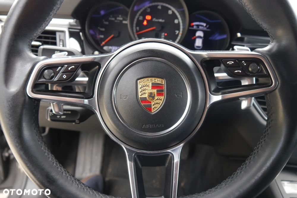 Porsche Macan Turbo - 10
