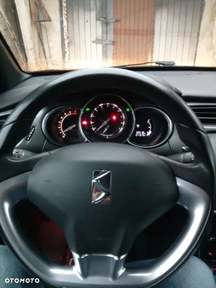 Citroën DS3 PureTech 110 Start & Stop CONNECTED CHIC - 16