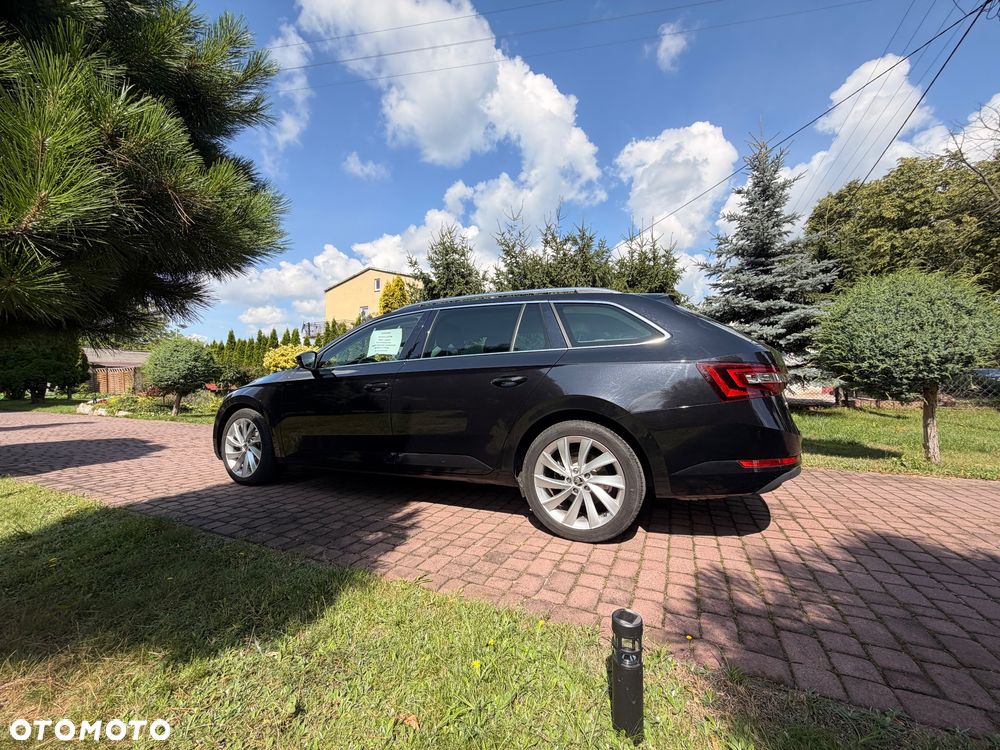 Skoda Superb 2.0 TDI SCR Style DSG - 4