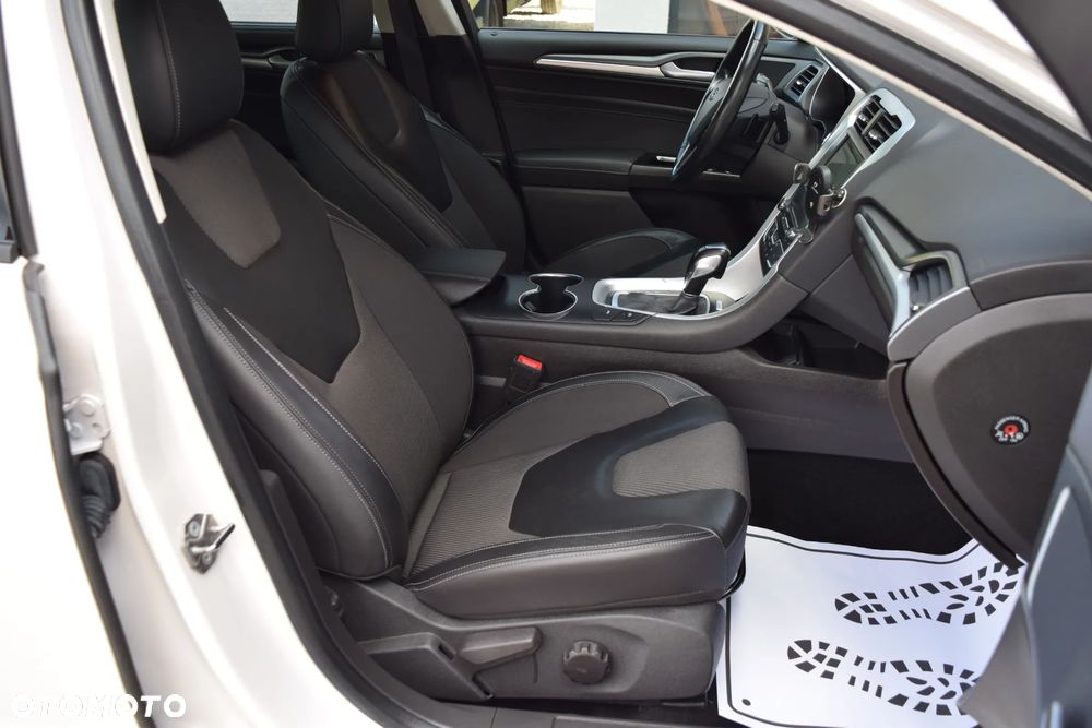 Ford Mondeo 2.0 TDCi Titanium PowerShift - 38