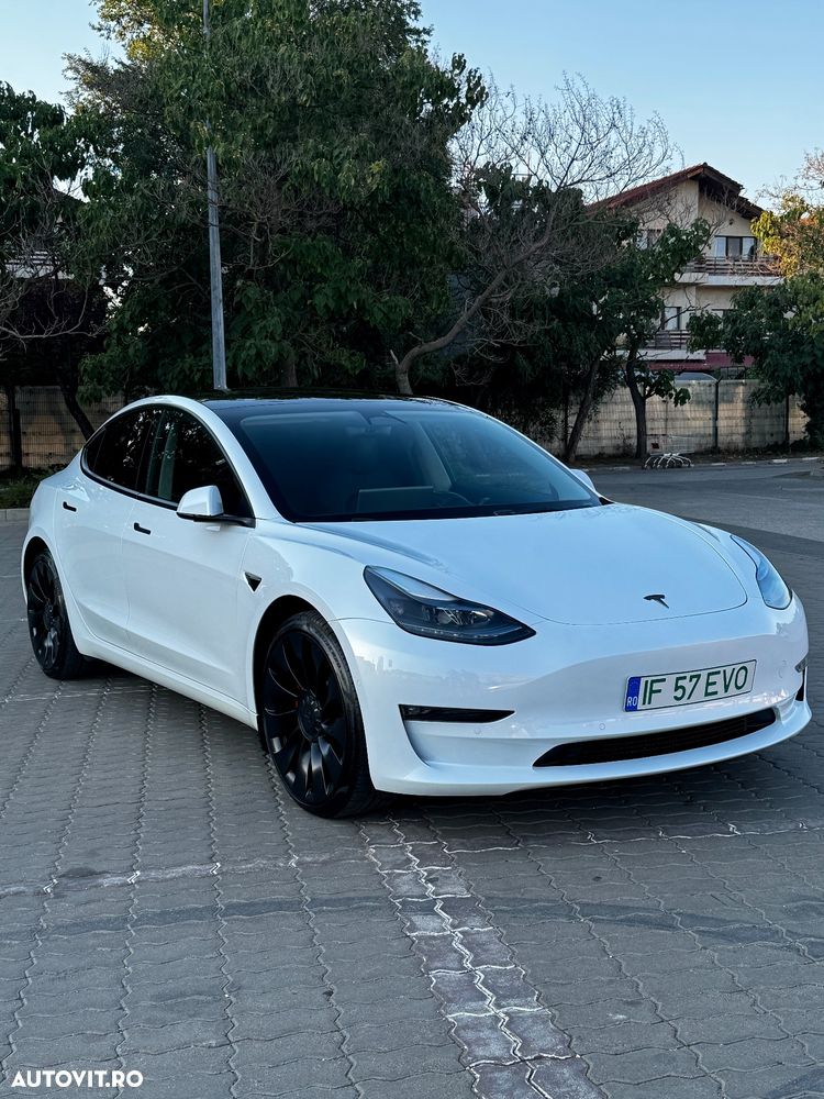Tesla Model 3 Performance - 2
