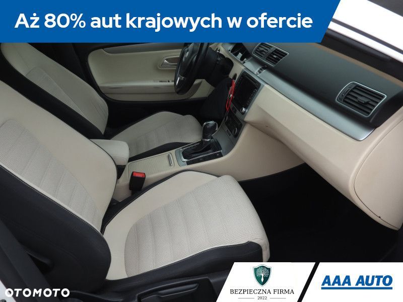 Volkswagen Passat CC - 11