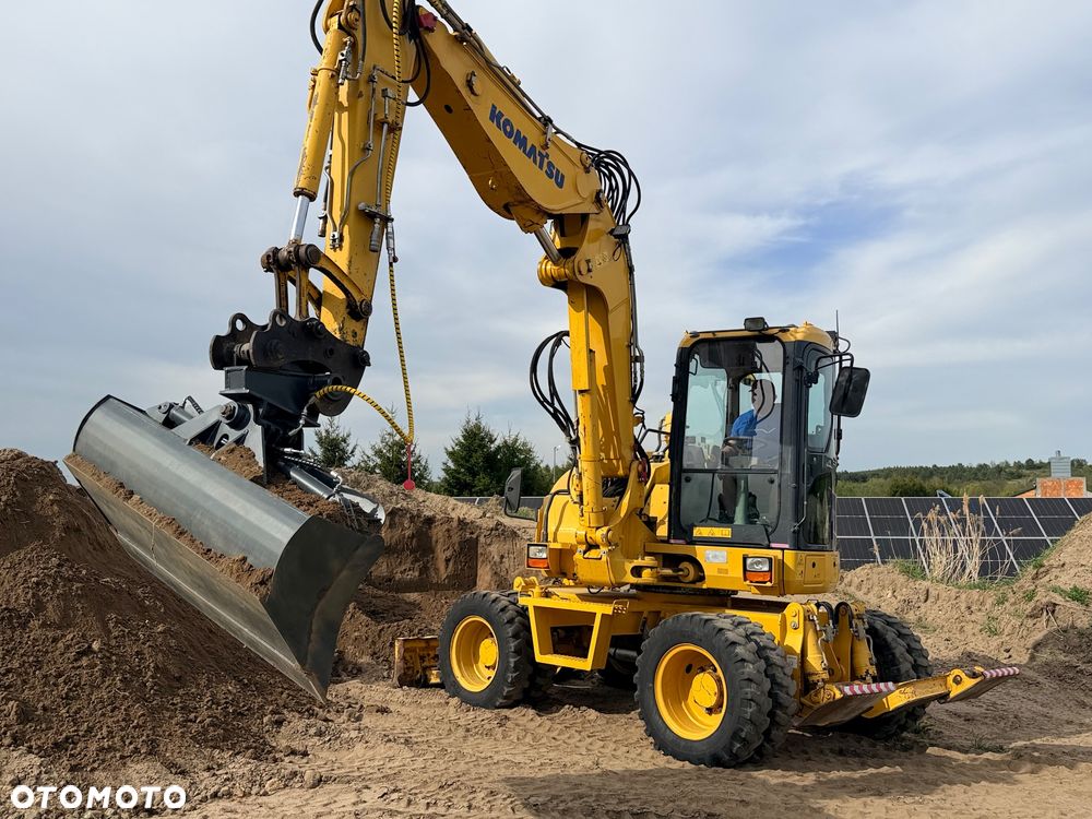 Komatsu 4x4x4 ramię łamane Koparka kołowa KOMATSU  PW98MR-8 10ton 4x4x4 ośki skrętne Ramię 3x łamane BEZ DPF i ADBLUE 4 cyl dodatkowe wyjścia hydr Pług Podpory 2012 szybka zwinna Prosto z importu 1 właściciel Cat TEREX Liebherr Wacker Pw 98 Mr 8 11 - 26