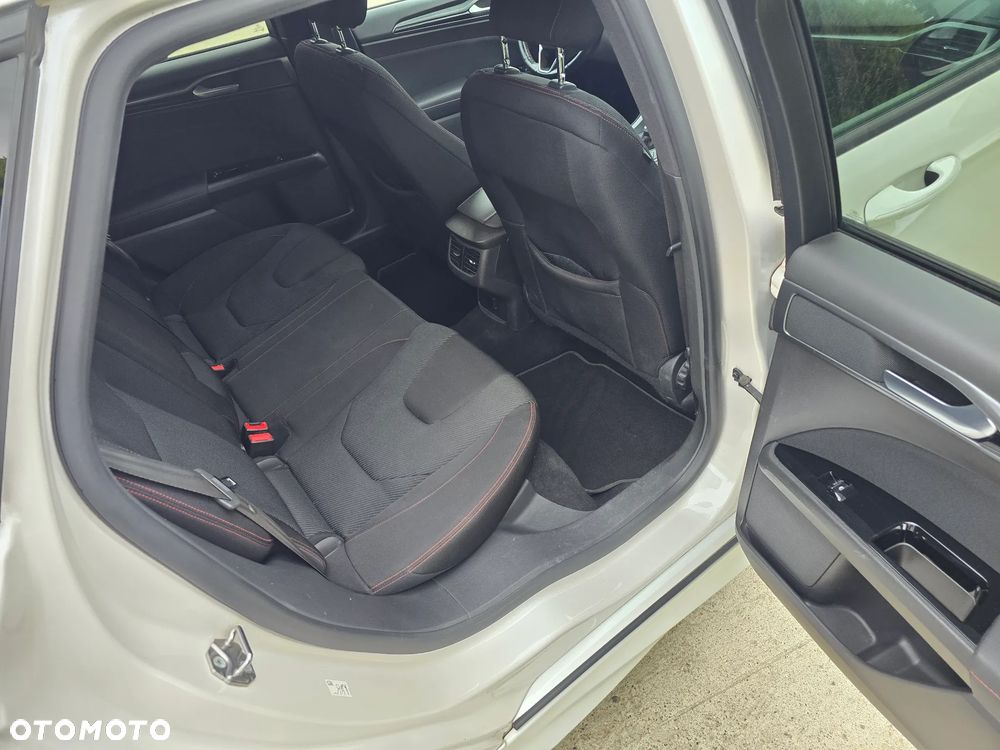 Ford Mondeo 2.0 TDCi ST-Line - 22