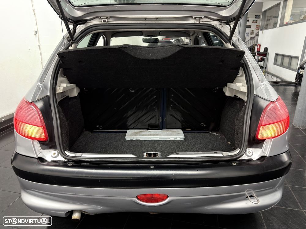 Peugeot 206 1.1 XR Présence - 8