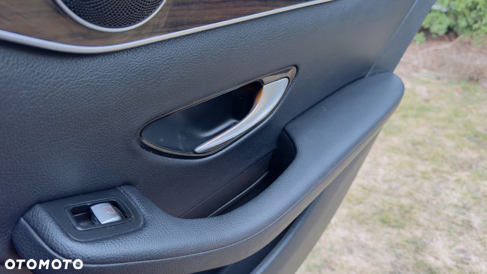 Mercedes-Benz GLC - 34