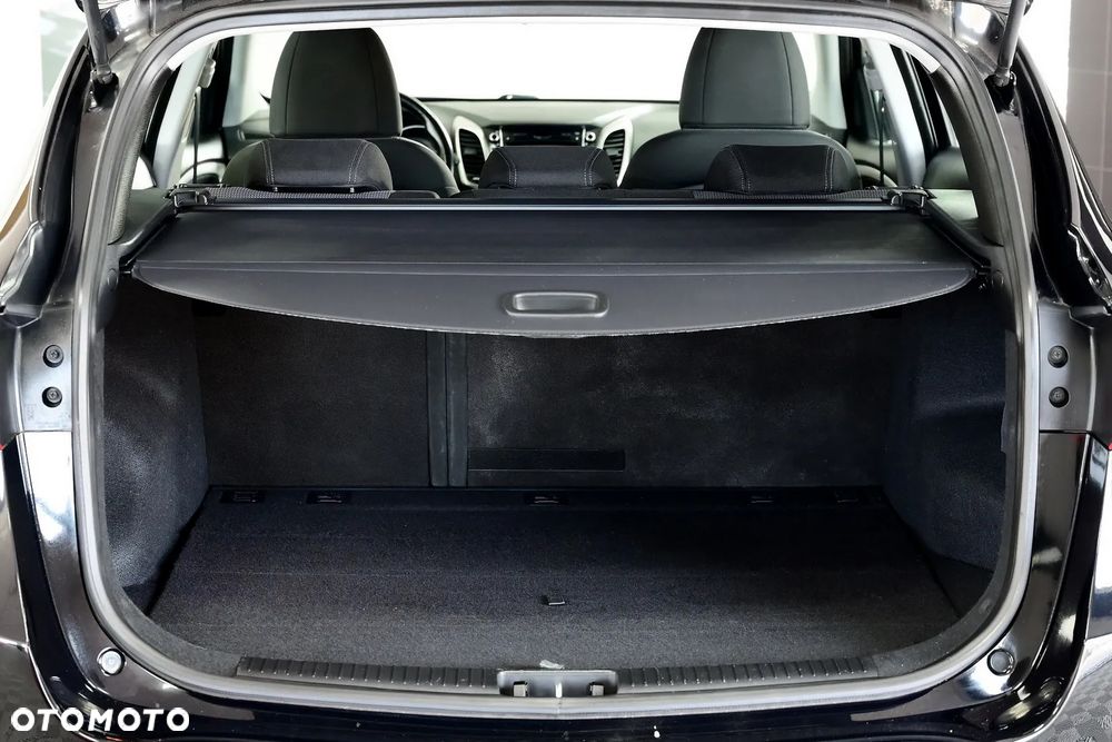 Hyundai i30 i30cw 1.6 Automatik Style - 31