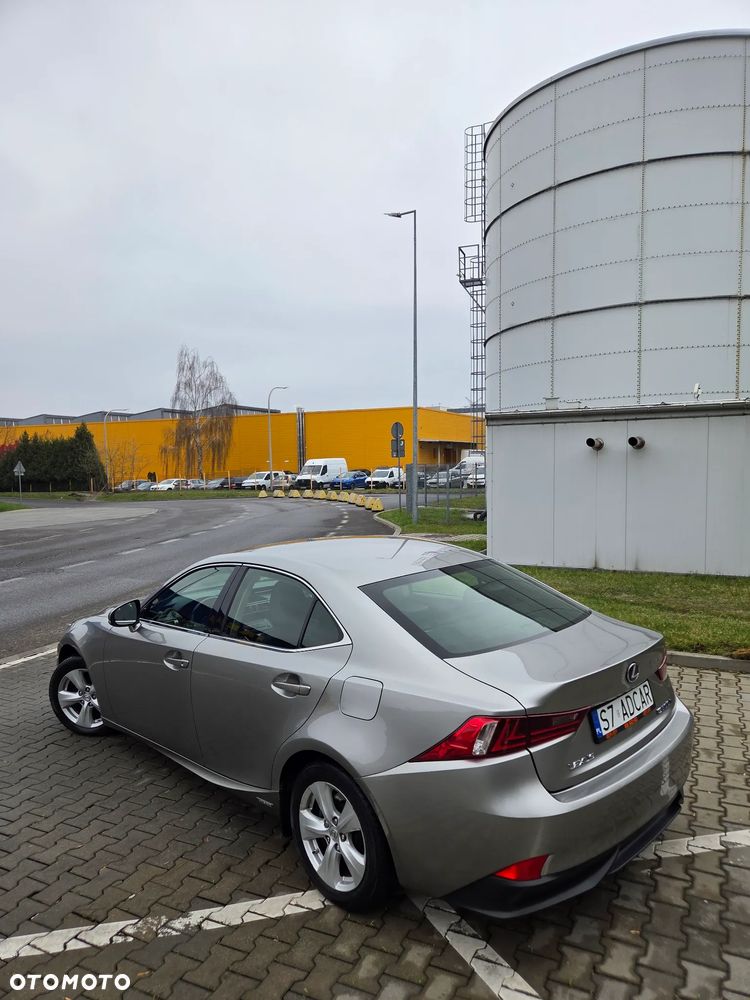 Lexus IS 300h Elite - 33