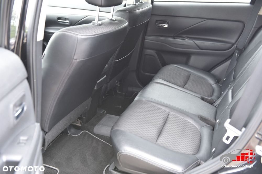 Mitsubishi Outlander - 16