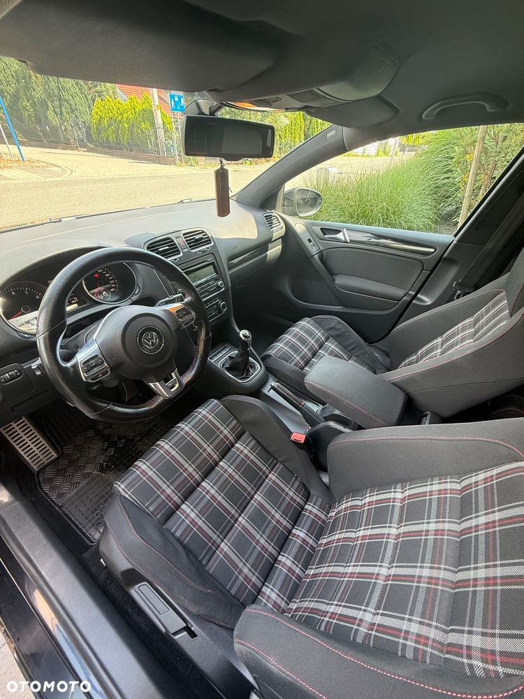 Volkswagen Golf 2.0 GTI - 14