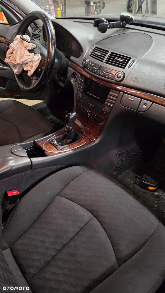 Mercedes-Benz Klasa E 200 Kompressor Classic Sport Edition - 13