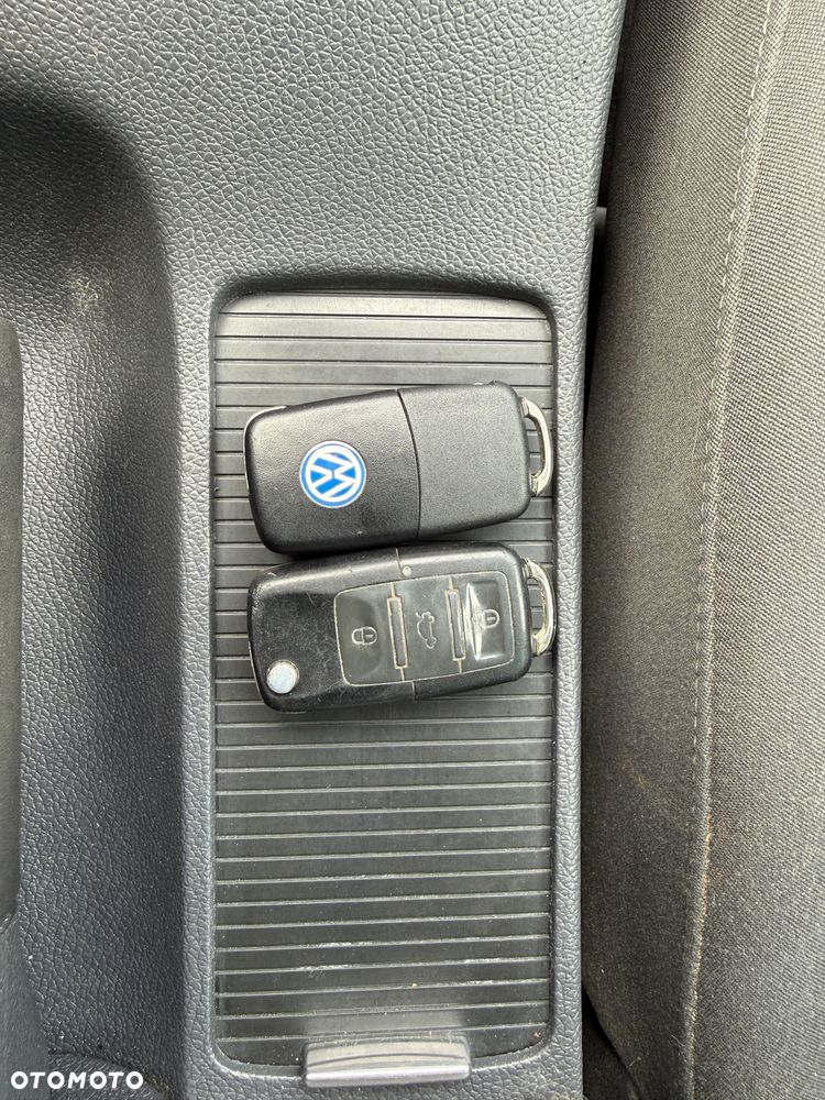 Volkswagen Golf 2.0 TDI Comfortline - 24