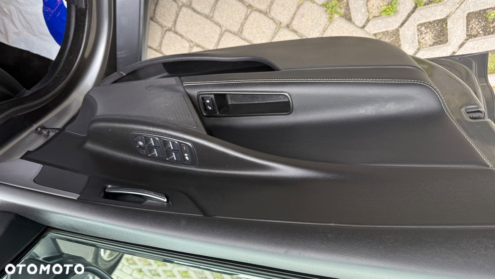 Jaguar XE 2.0 D R-Sport - 15