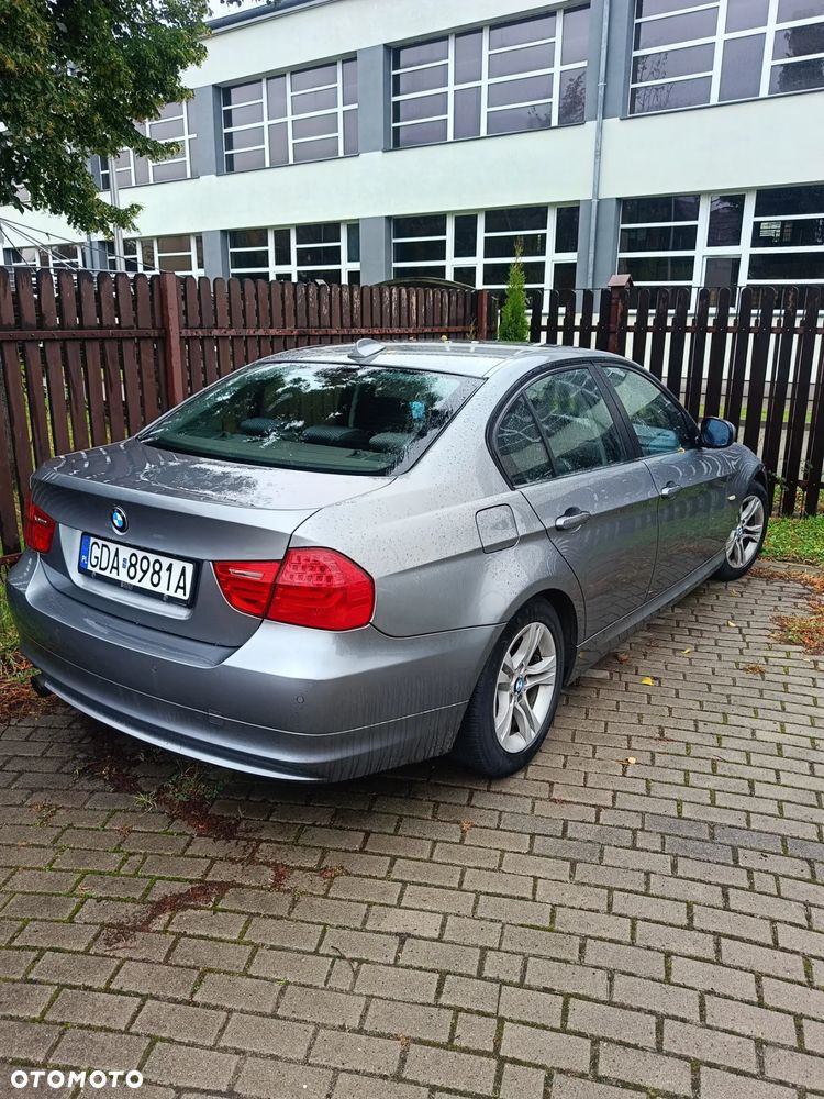 BMW Seria 3 320i - 13