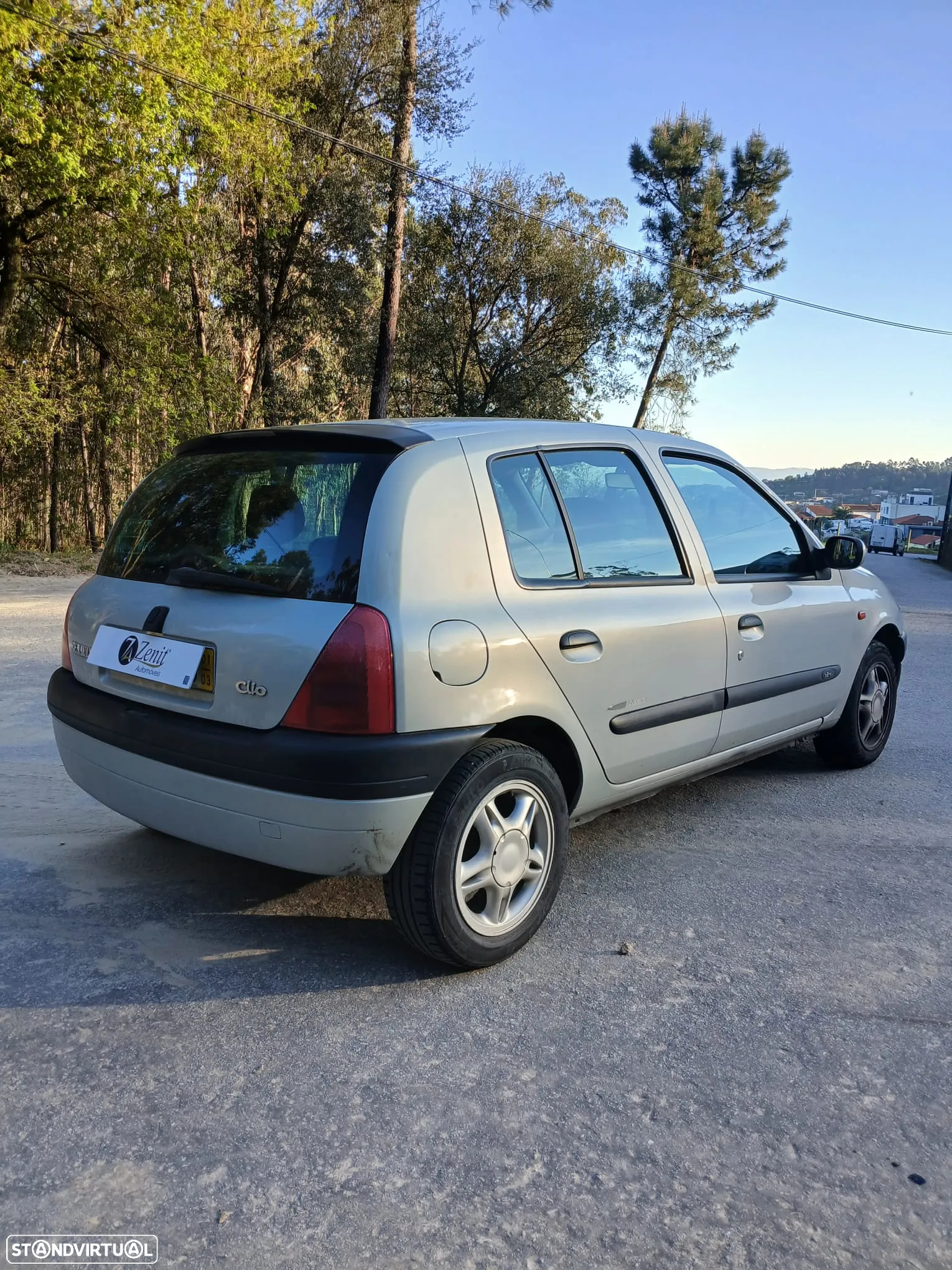 RENAULT CLIO II 1.2 16V de 2001 - Peças Usadas (9783) - 4