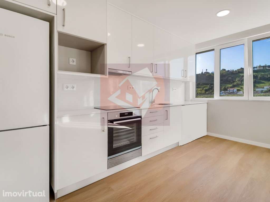 Apartamento T2 renovado em Caneças para arrendamento - Grande imagem: 2/17