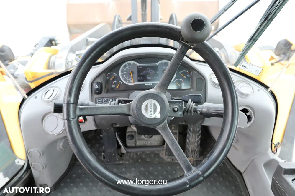 Volvo L220 H - 18
