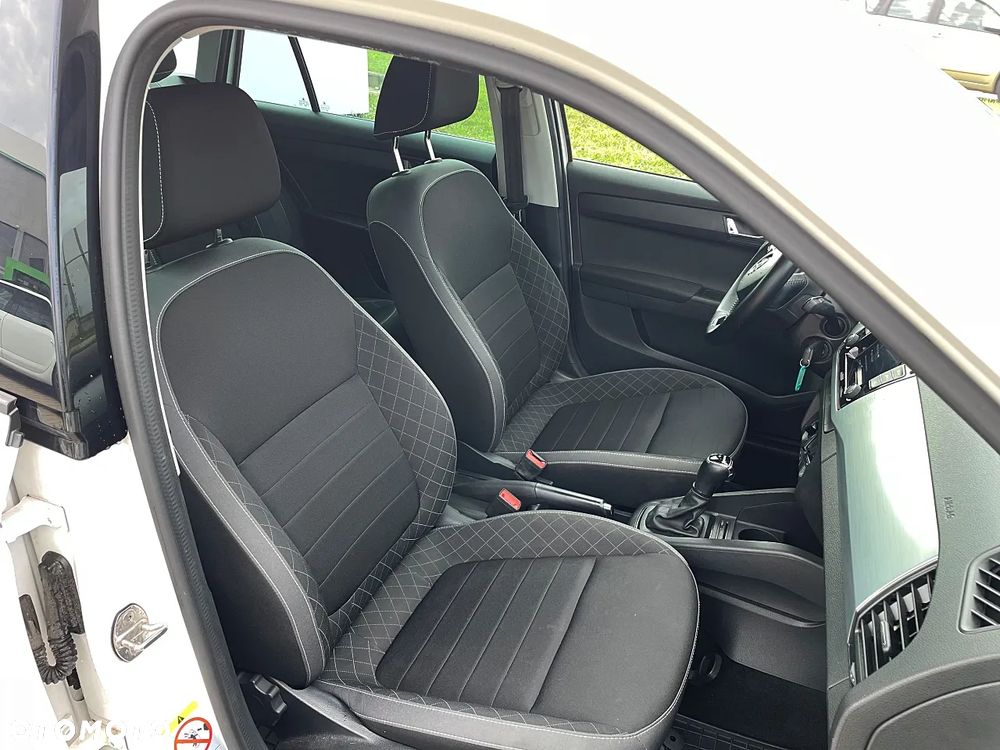 Skoda Fabia 1.0 TSI Ambition DSG - 10
