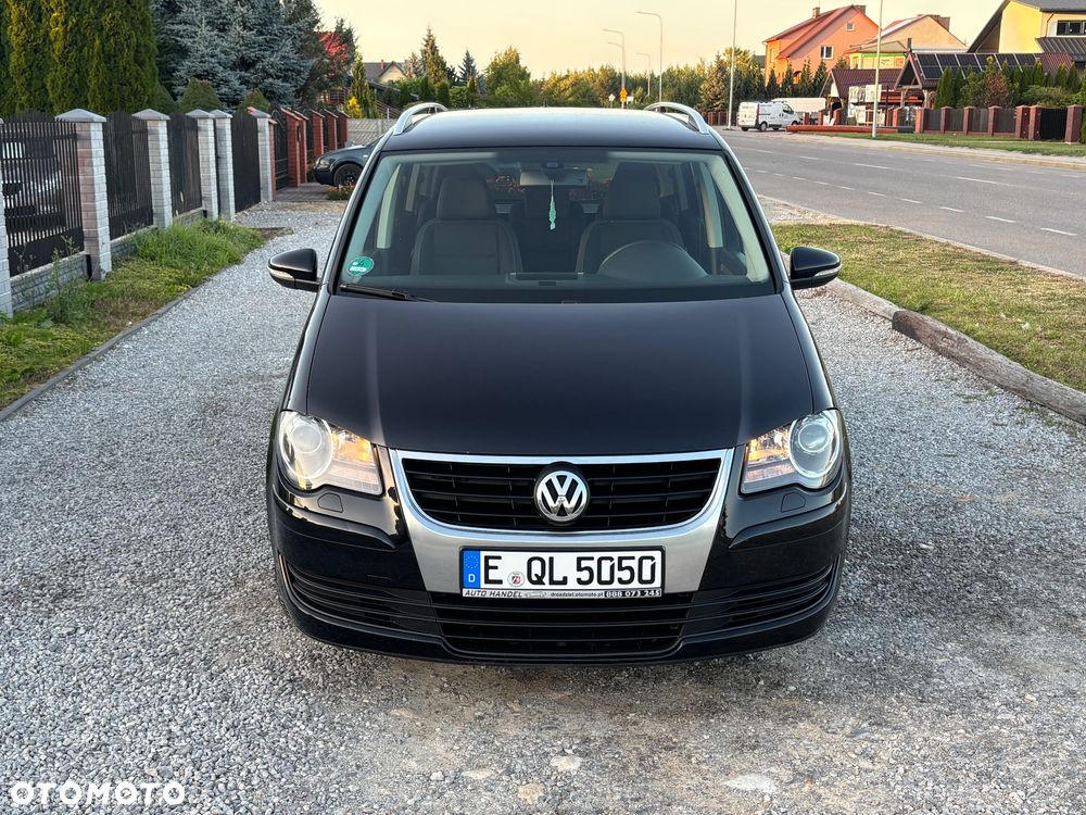 Volkswagen Touran - 3