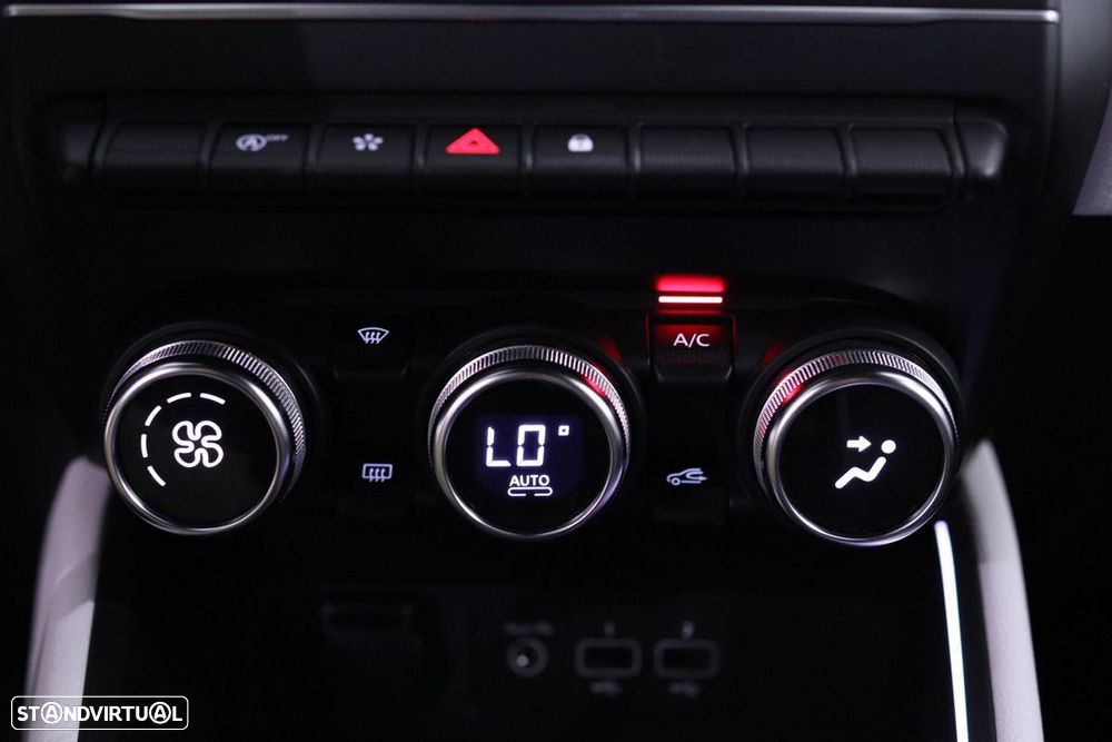 Renault Clio 1.0 TCe Techno Bi-Fuel - 25