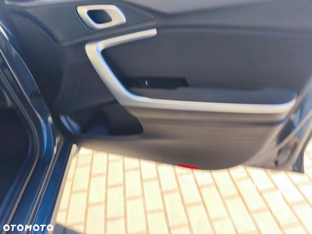 Kia Ceed 1.5 T-GDI M DCT - 23