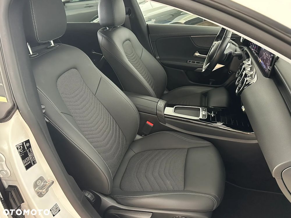Mercedes-Benz CLA 180 mHEV Progressive 7G-DCT - 13