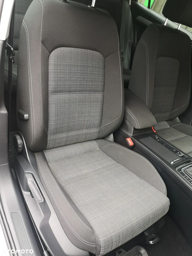 Volkswagen Passat 2.0 TDI Business DSG - 28