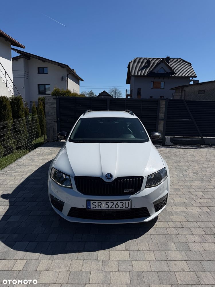 Skoda Octavia 2.0 TDI DSG RS - 2