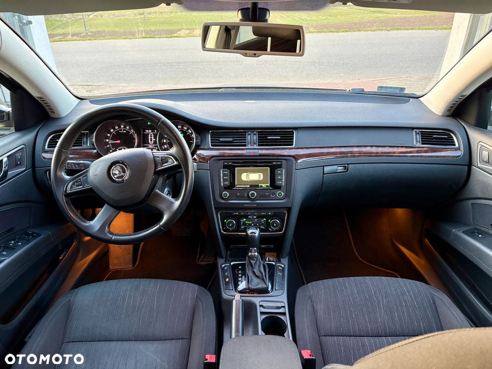 Skoda Superb 2.0 TDI Elegance DSG - 21