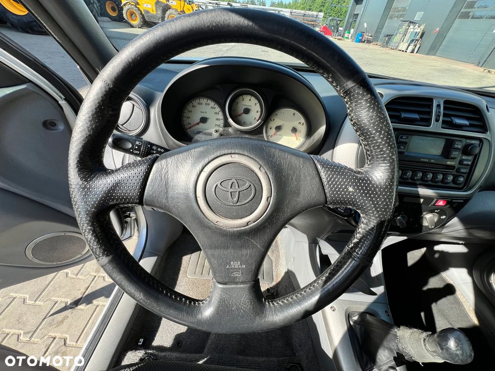 Toyota RAV4 2.0 D-4D 4x4 - 11