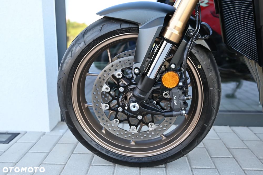Honda CB - 32