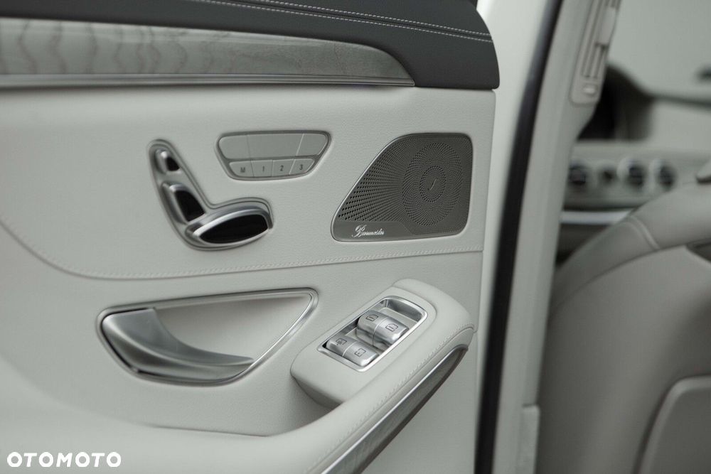 Mercedes-Benz Klasa S 500 4-Matic 7G-TRONIC - 32