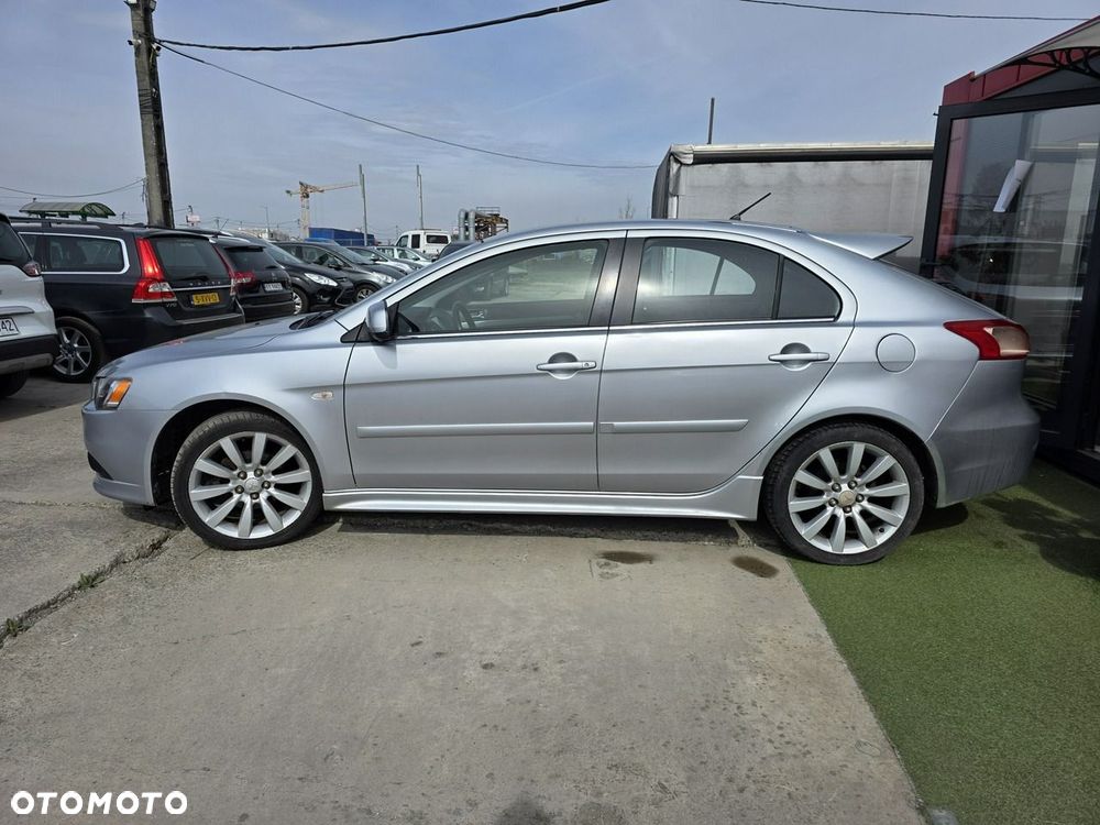 Mitsubishi Lancer 1.5 - 8