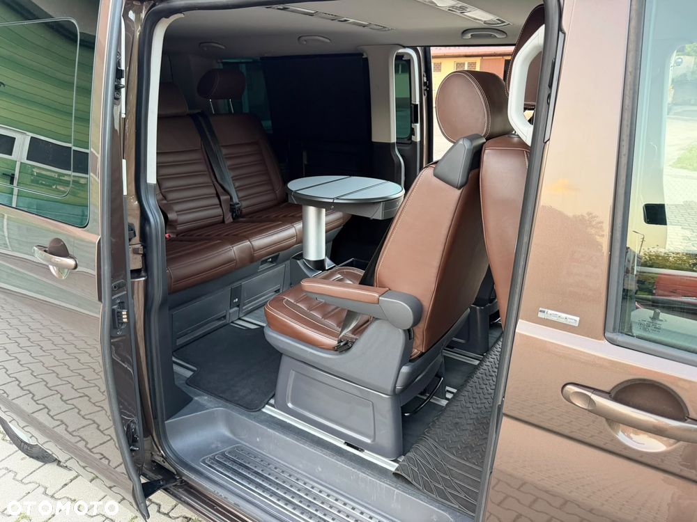 Volkswagen Multivan - 32