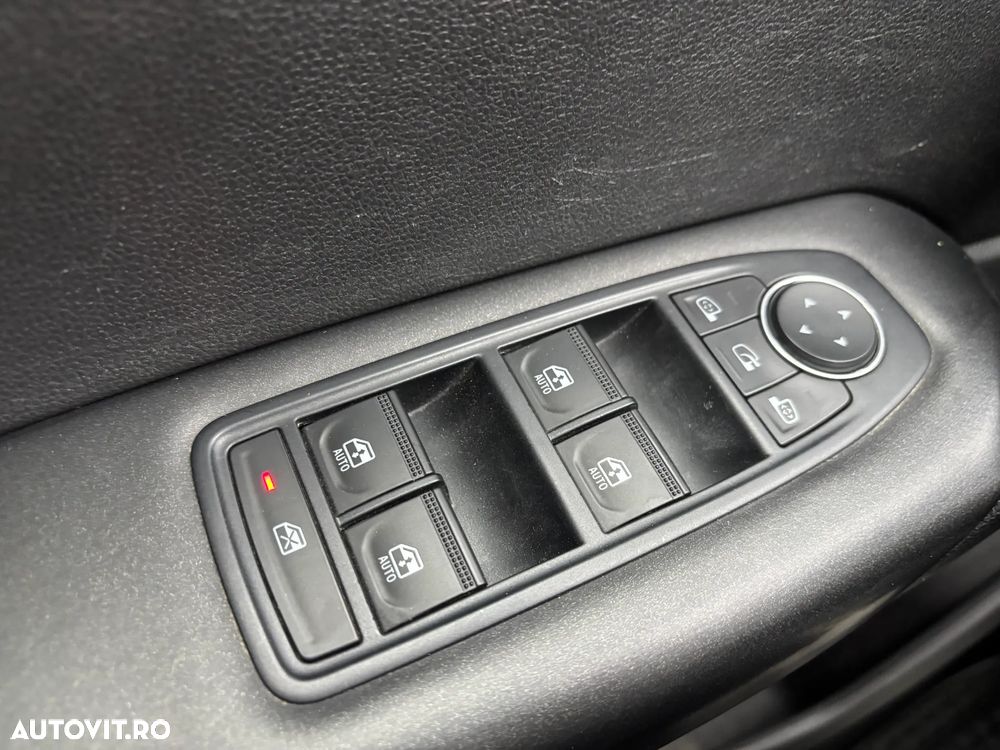 Renault Captur MHEV 140 Techno - 33