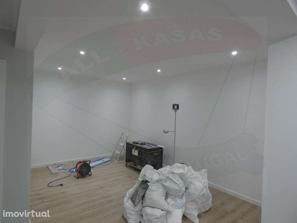 Apartamento T3, em REMODELAÇÃO TOTAL, Damaia - Grande imagem: 3/18