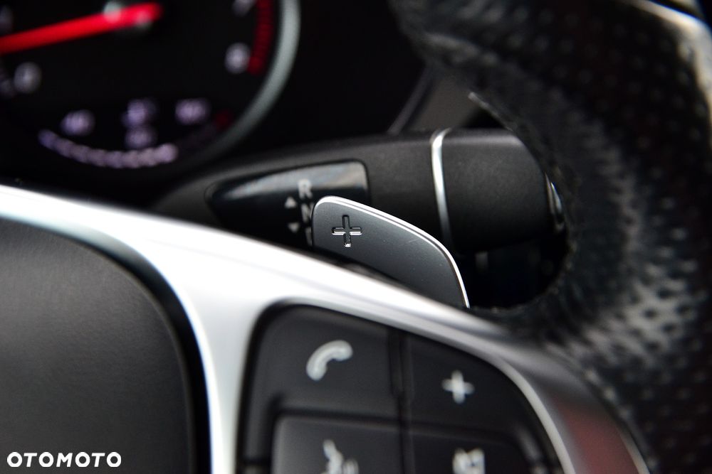 Mercedes-Benz GLC 250 4Matic 9G-TRONIC AMG Line - 30