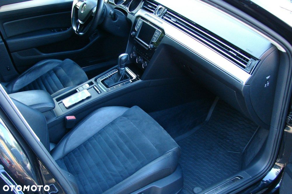 Volkswagen Passat - 11