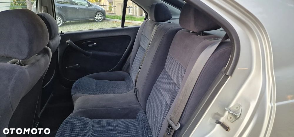 Honda Civic 1.4i S - 15