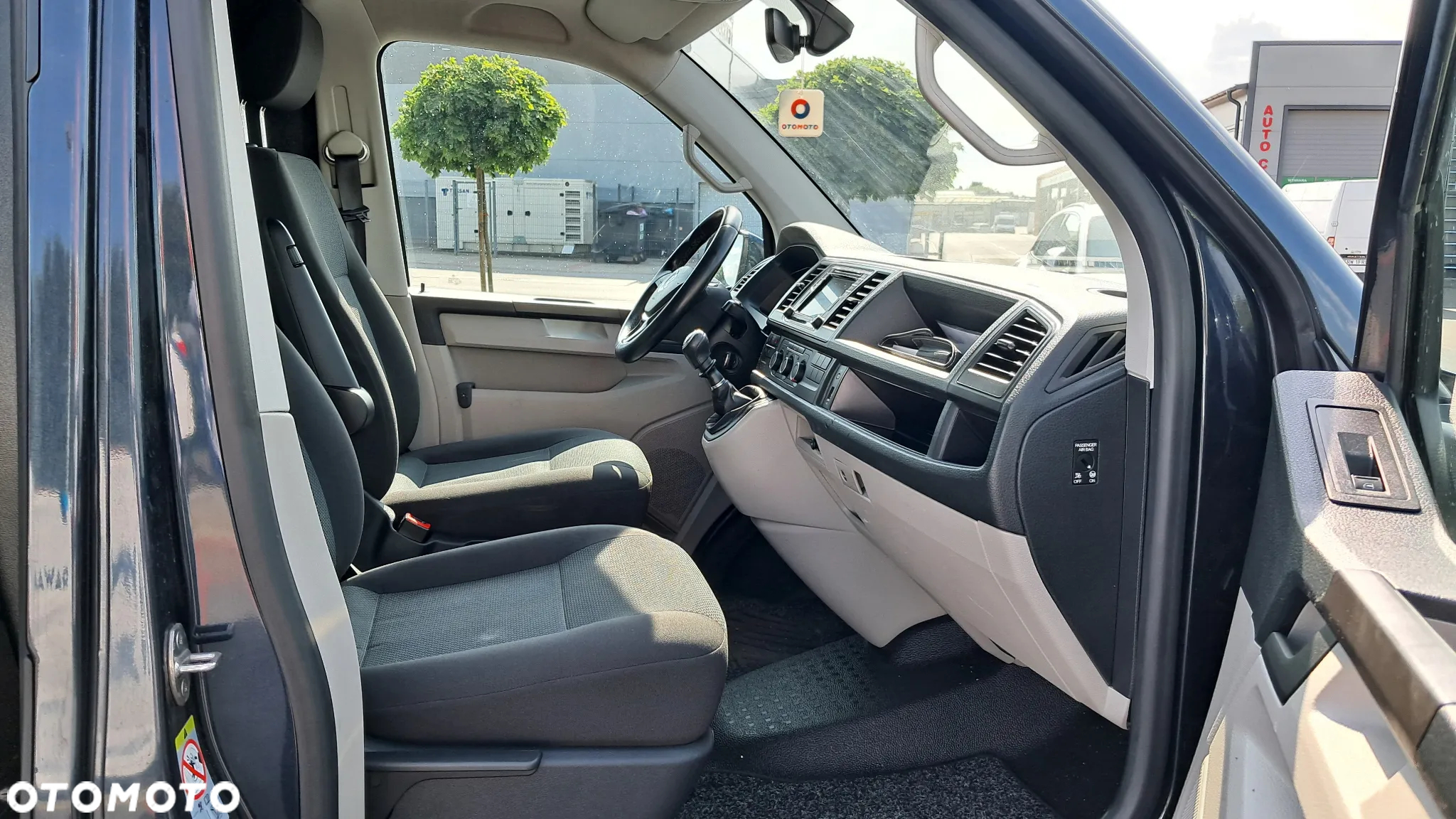 Volkswagen Transporter - 11