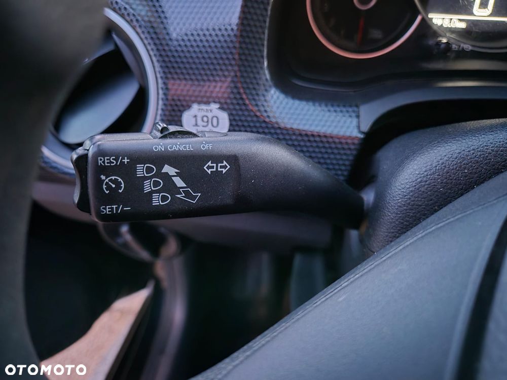 Volkswagen up! black - 33