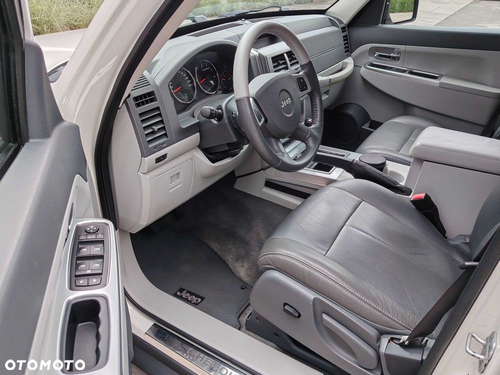 Jeep Cherokee - 6