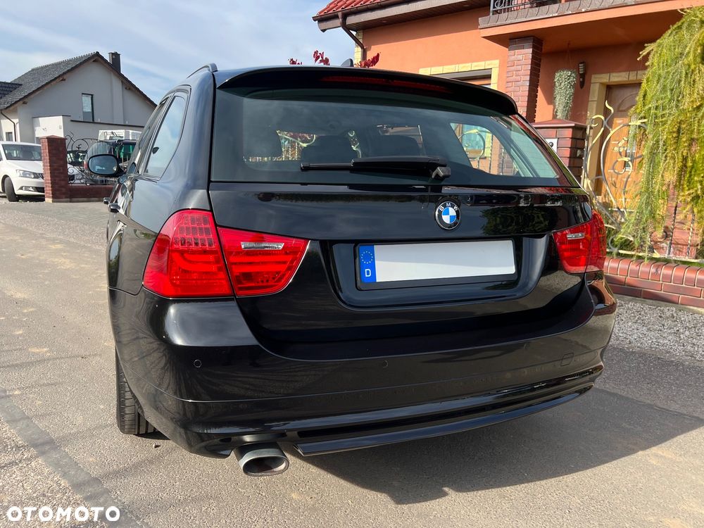 BMW Seria 3 318d DPF Edition Sport - 24
