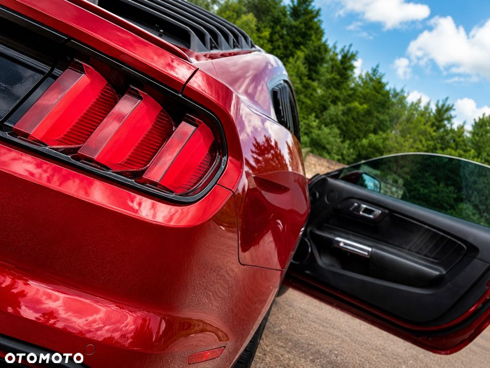 Ford Mustang - 25