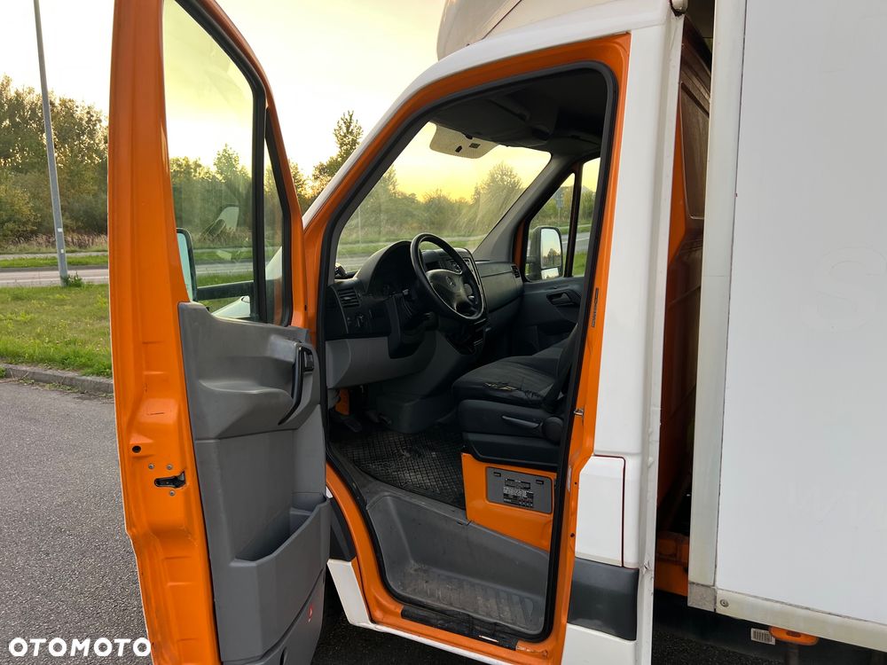 Mercedes-Benz Sprinter - 16